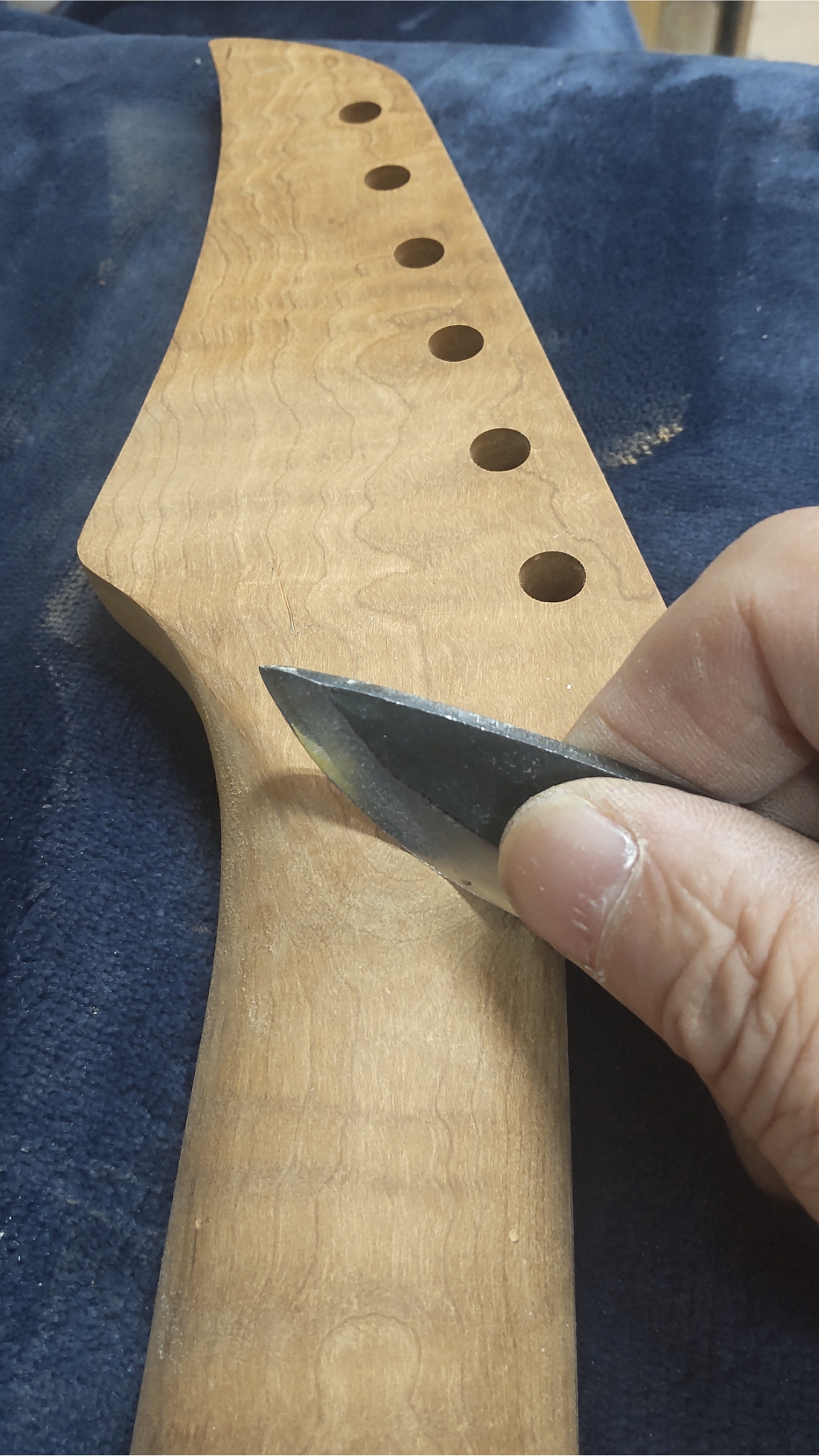 ギター製作の手作業